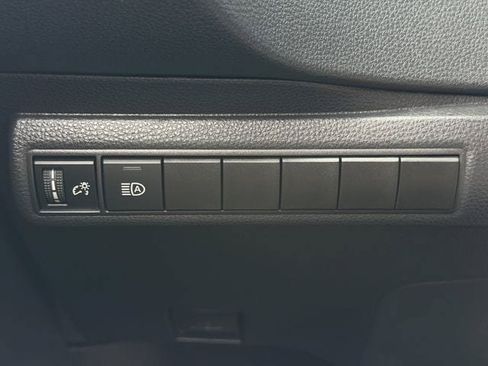 Certified 2025 Toyota Corolla LE FWD image 21