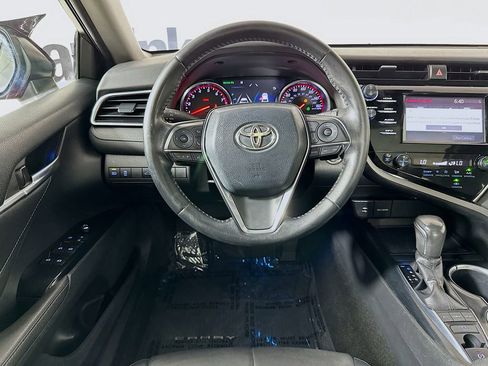 Used 2018 Toyota Camry XSE image 27