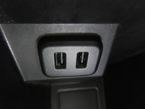 Used 2021 Chevrolet Equinox LT image 9