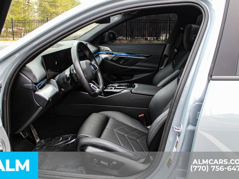 Used 2025 BMW i5 eDrive40i w/ M Sport Package RWD image 18