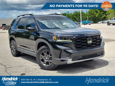 Certified 2024 Honda Pilot TrailSport image 1