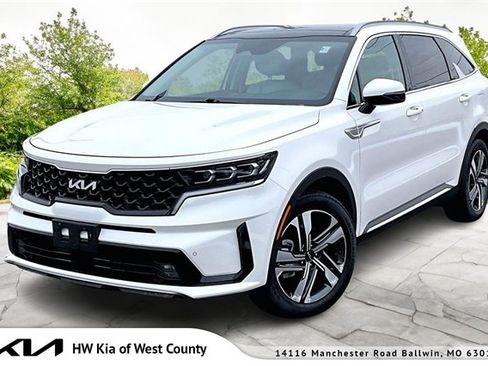 Certified 2022 Kia Sorento SX w/ Panoramic Sunroof Package image 1