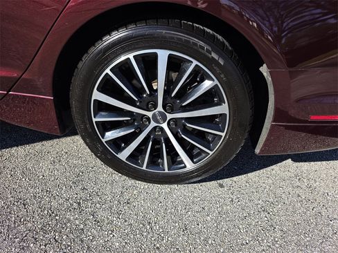 Used 2017 Lincoln MKZ Reserve image 17