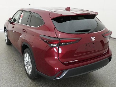 New 2026 Toyota Highlander Limited AWD/4WD image 6