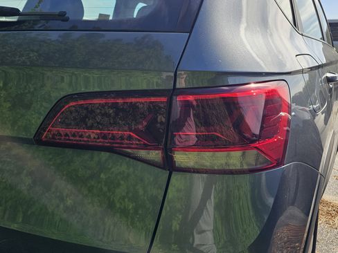 Used 2022 Volkswagen Taos S image 8