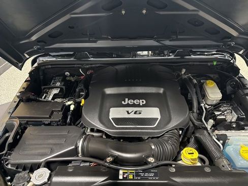 Used 2017 Jeep Wrangler Unlimited Sport w/ Quick Order Package 24S image 27