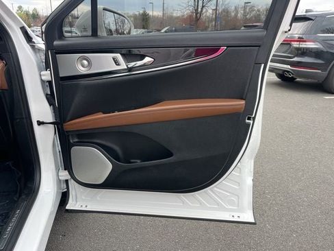 Certified 2023 Lincoln Nautilus Reserve AWD/4WD image 24