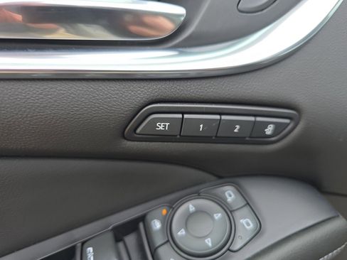 Used 2022 Buick Enclave Avenir w/ Avenir Technology Package image 20