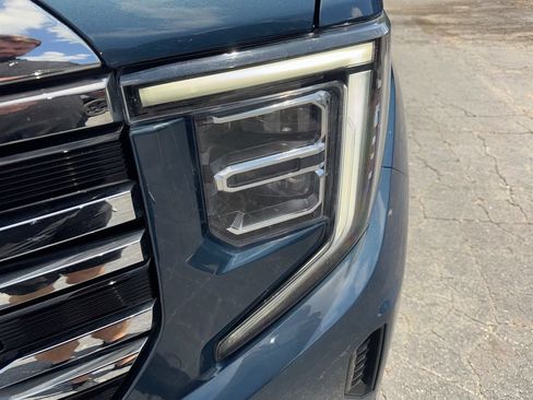 Used 2024 GMC Sierra 1500 SLT w/ SLT Premium Package AWD/4WD image 10