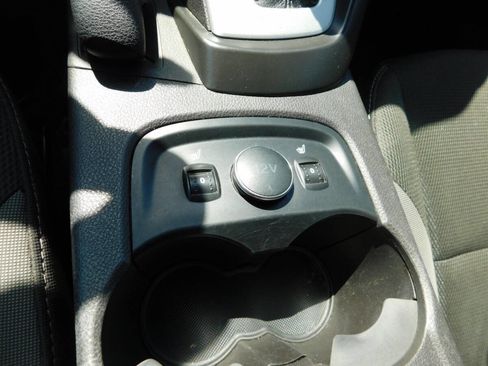 Used 2014 Ford Focus SE w/ SE Winter Package image 14