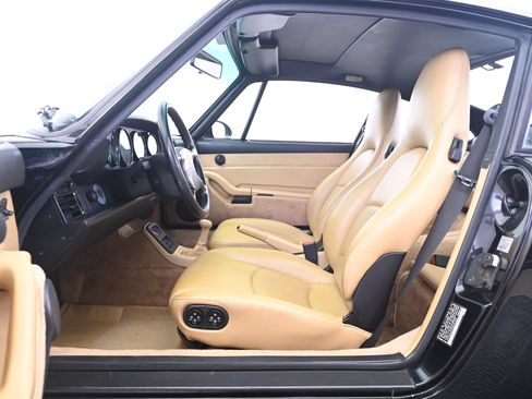 Used 1995 Porsche 911 Carrera RWD image 25