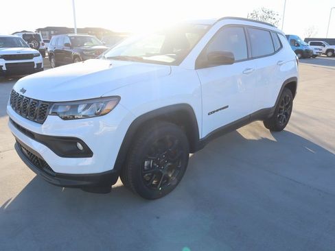 New 2026 Jeep Compass Latitude image 10