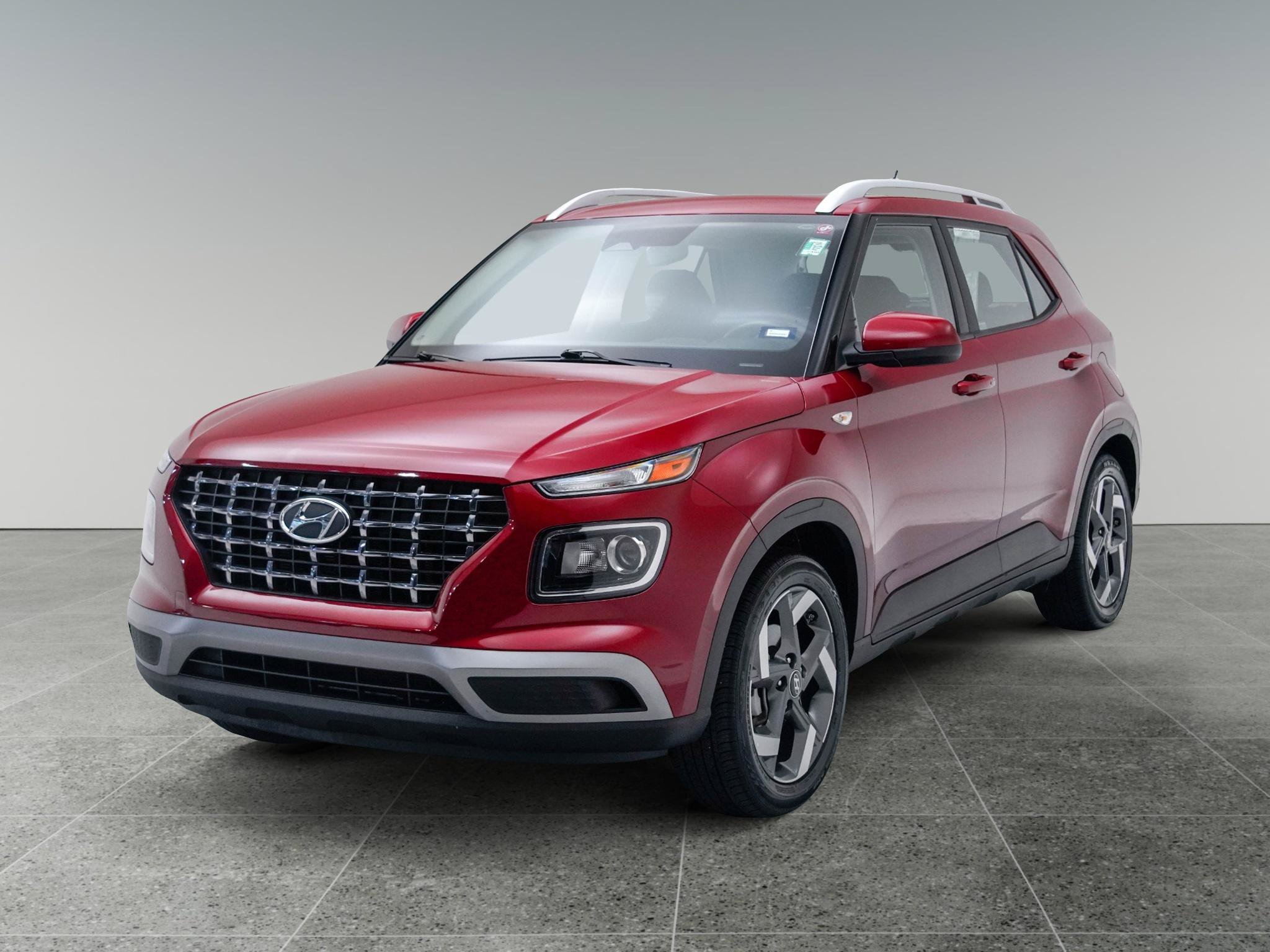 Used 2025 Hyundai Venue SEL FWD image 1