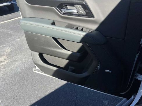 New 2026 GMC Yukon XL AT4 w/ AT4 Premium Plus Package image 16