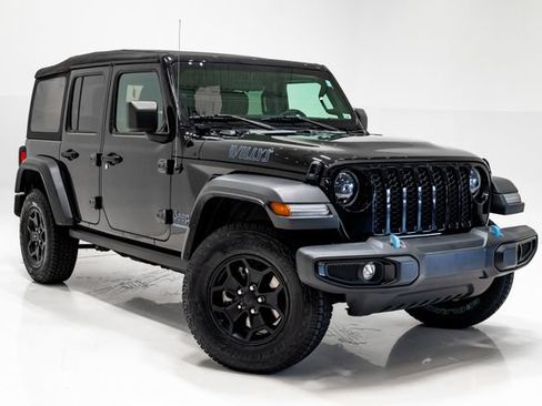 Used 2023 Jeep Wrangler Unlimited w/ Cold Weather Group AWD/4WD image 6