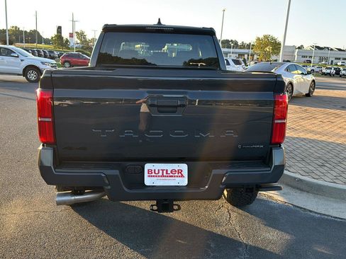 New 2025 Toyota Tacoma TRD Sport image 4