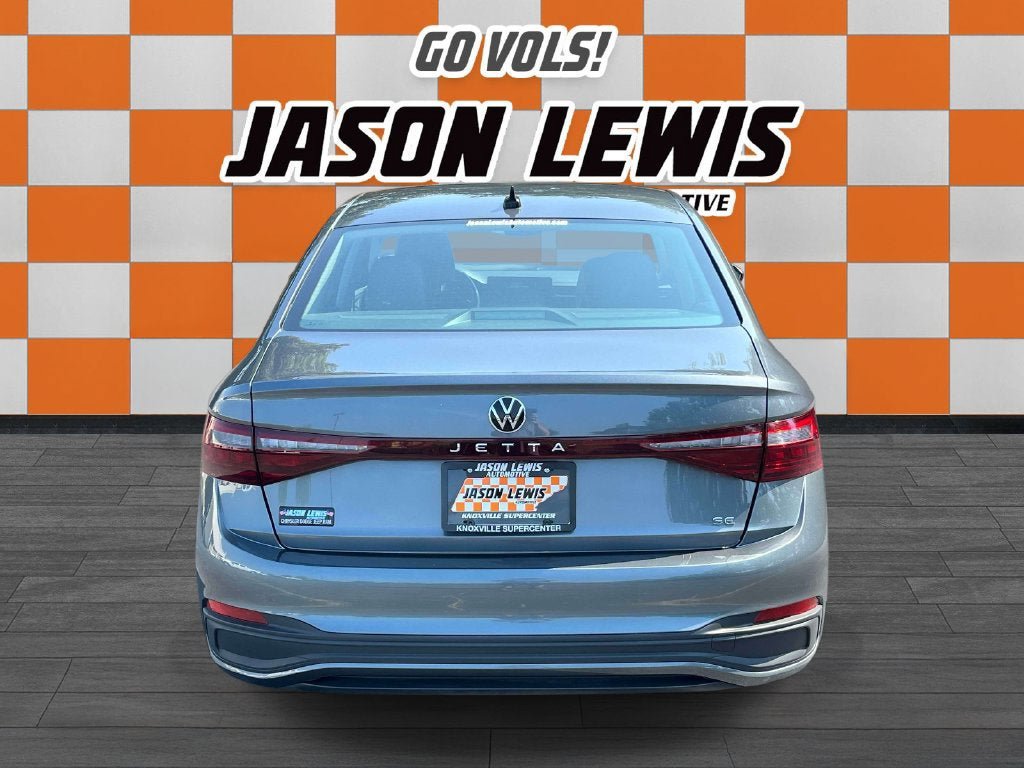 Used 2025 Volkswagen Jetta SE FWD image 4