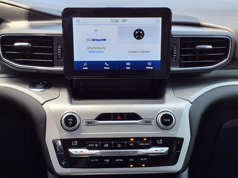 Used 2021 Ford Explorer XLT w/ XLT Sport Appearance Package image 24