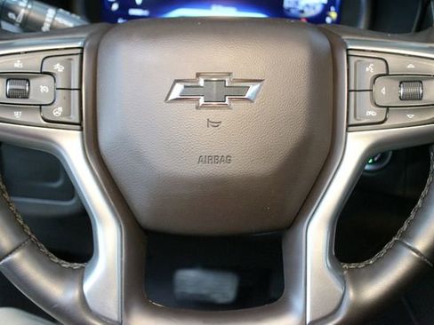 Used 2023 Chevrolet Suburban Z71 w/ Luxury Package AWD/4WD image 25