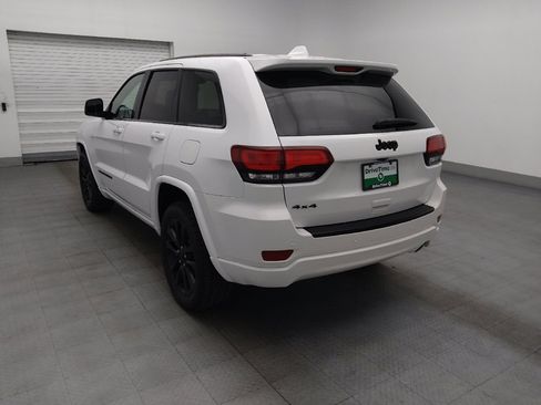 Used 2018 Jeep Grand Cherokee Altitude AWD/4WD image 5