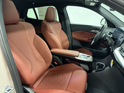 New 2026 BMW X2 xDrive28i w/ Technology Package AWD/4WD image 31