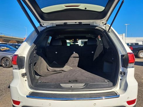 Used 2022 Jeep Grand Cherokee Limited image 28