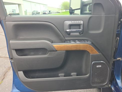 Used 2018 Chevrolet Silverado 1500 LTZ w/ LTZ Plus Package image 26