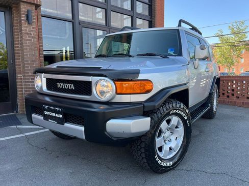 Used 2008 Toyota FJ Cruiser 4WD image 1