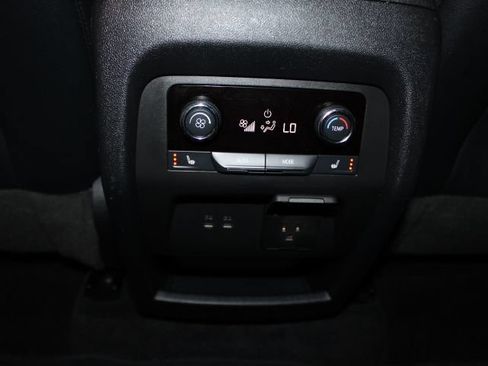 Used 2025 Chevrolet Traverse RS AWD/4WD image 26