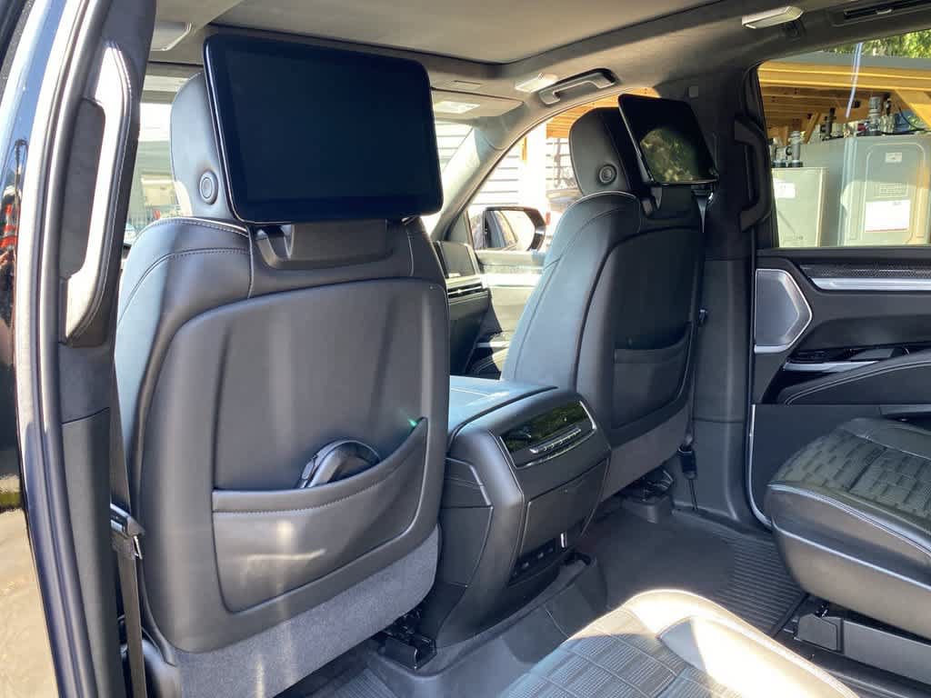 Certified 2026 Cadillac Escalade V w/ LPO, ONYX Package AWD/4WD image 15