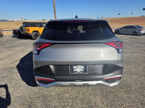 Used 2023 Kia Sportage LX image 6