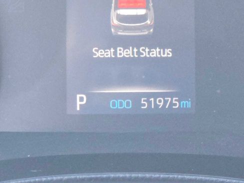 Used 2021 Toyota Highlander LE image 32