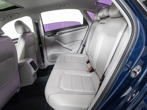 Used 2018 Volkswagen Passat 2.0T SE image 11