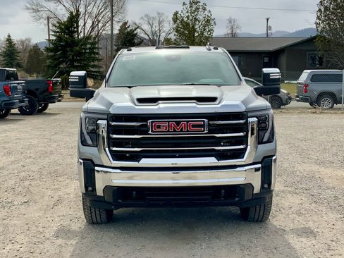 New 2026 GMC Sierra 3500 SLT image 8