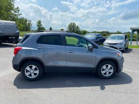 Used 2020 Chevrolet Trax LT FWD image 22