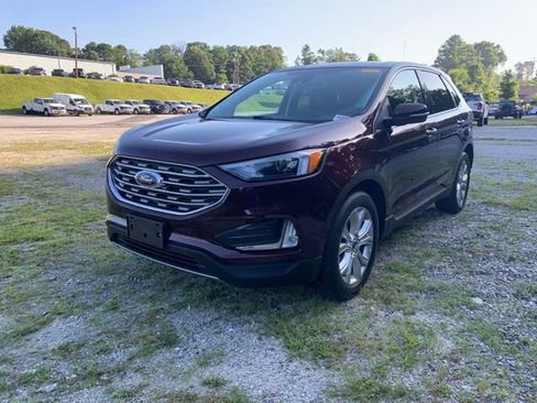 Certified 2022 Ford Edge Titanium AWD/4WD image 4
