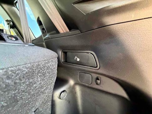 Used 2022 Mitsubishi Outlander ES image 32