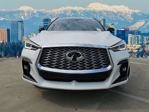 Certified 2025 INFINITI QX55 Luxe w/ Cargo Package image 3