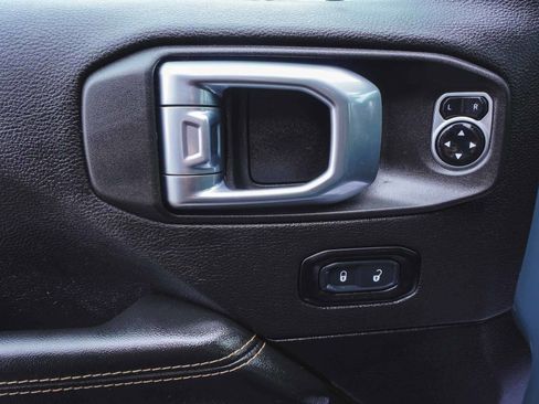 Used 2024 Jeep Wrangler Unlimited Sahara image 11