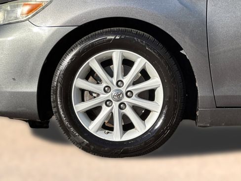 Used 2011 Toyota Camry XLE image 11