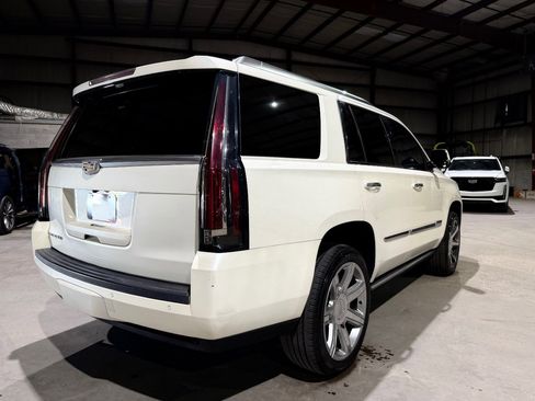 Used 2015 Cadillac Escalade Premium RWD image 5