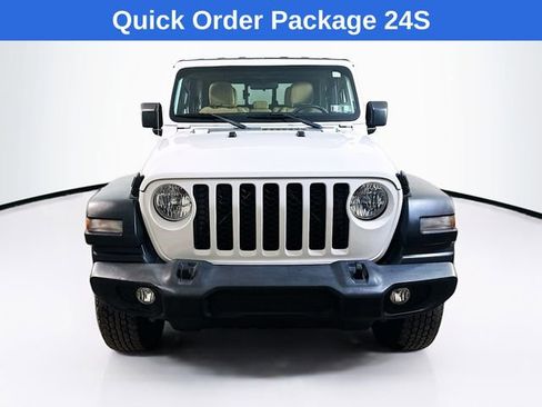 Used 2020 Jeep Gladiator Sport w/ Quick Order Package 24S image 3