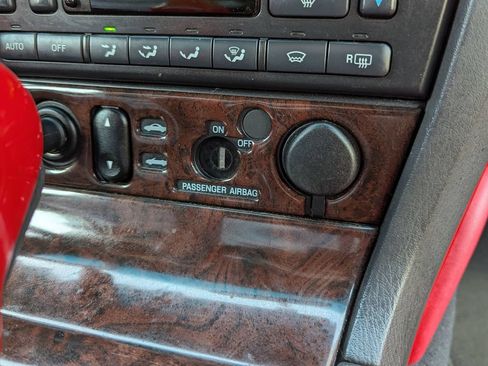 Used 2002 Ford Thunderbird RWD image 31