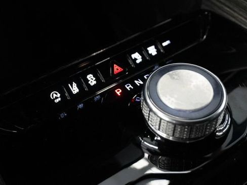 Used 2022 Jeep Wagoneer Series II RWD image 11