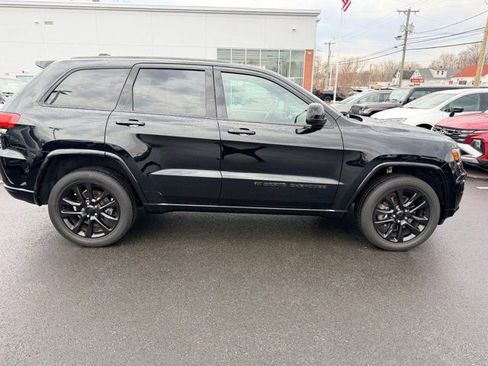 Certified 2022 Jeep Grand Cherokee Laredo X image 6