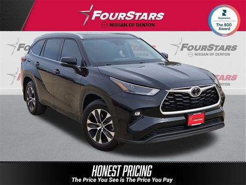 Used 2022 Toyota Highlander XLE image 1