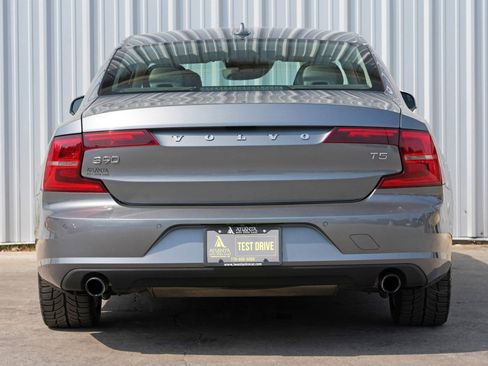 Used 2017 Volvo S90 T5 Momentum w/ Convenience Package image 10