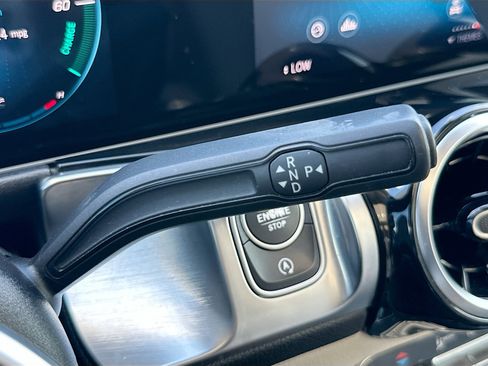 Used 2021 Mercedes-Benz GLB 250 image 16