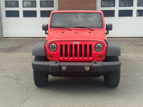 Used 2013 Jeep Wrangler Unlimited Sport image 2
