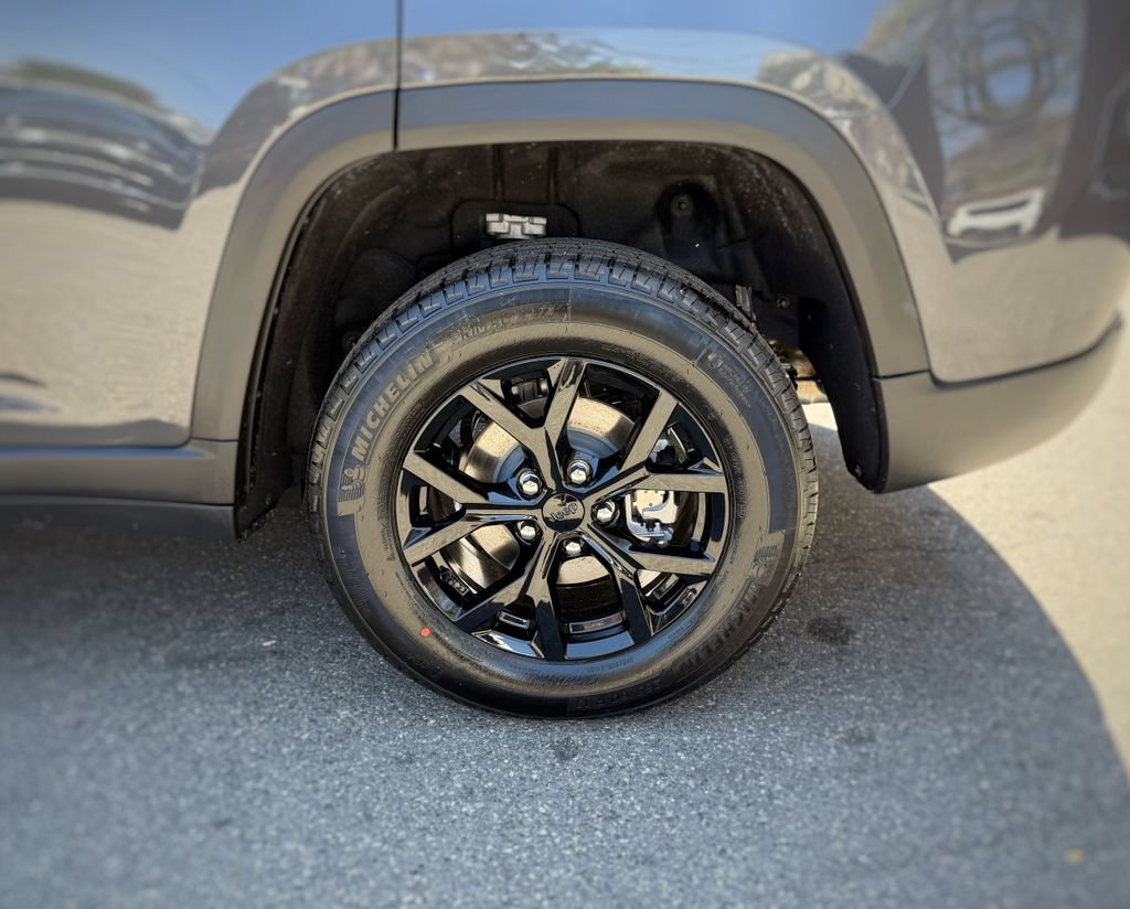 New 2026 Jeep Grand Cherokee Altitude AWD/4WD image 16